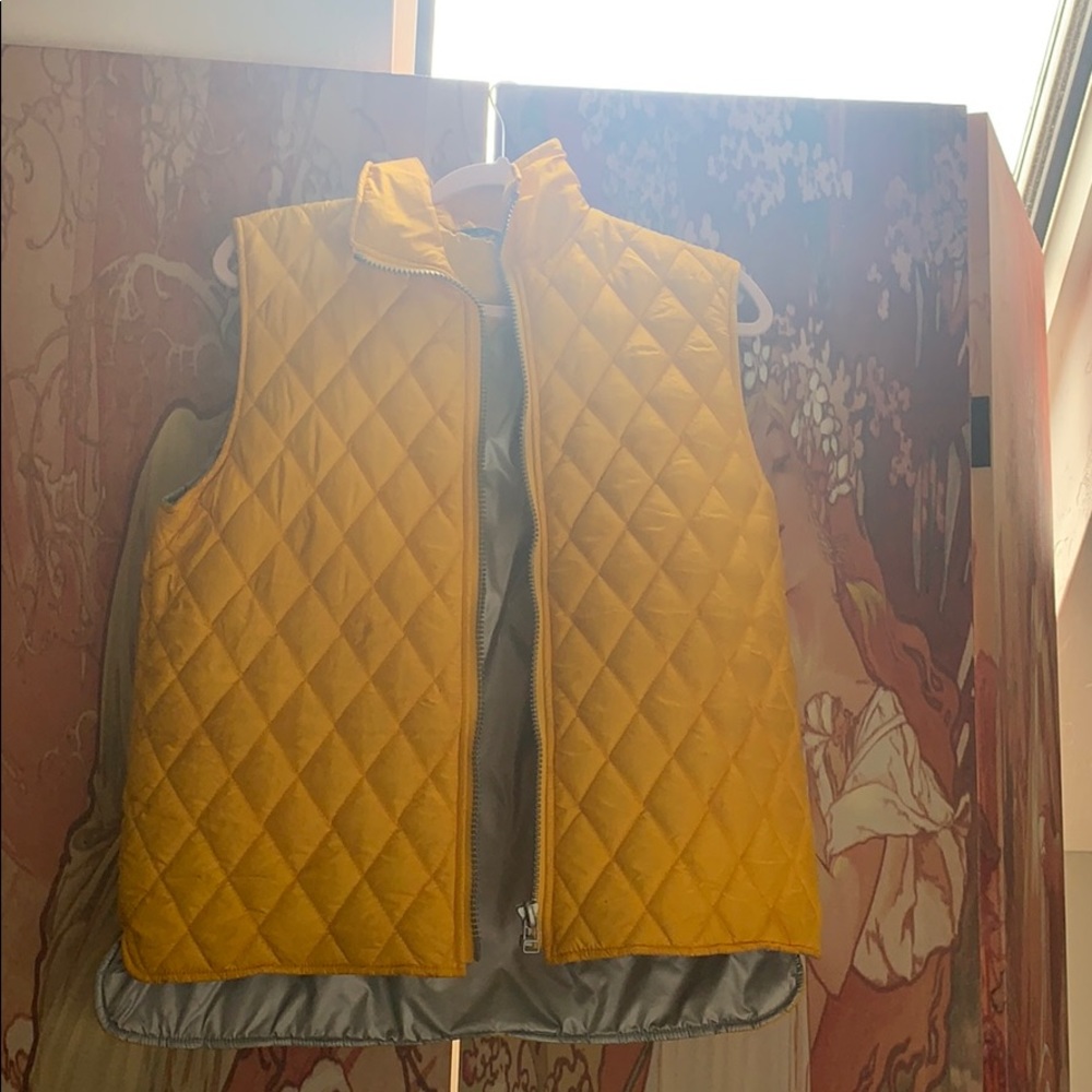 Yellow vest
